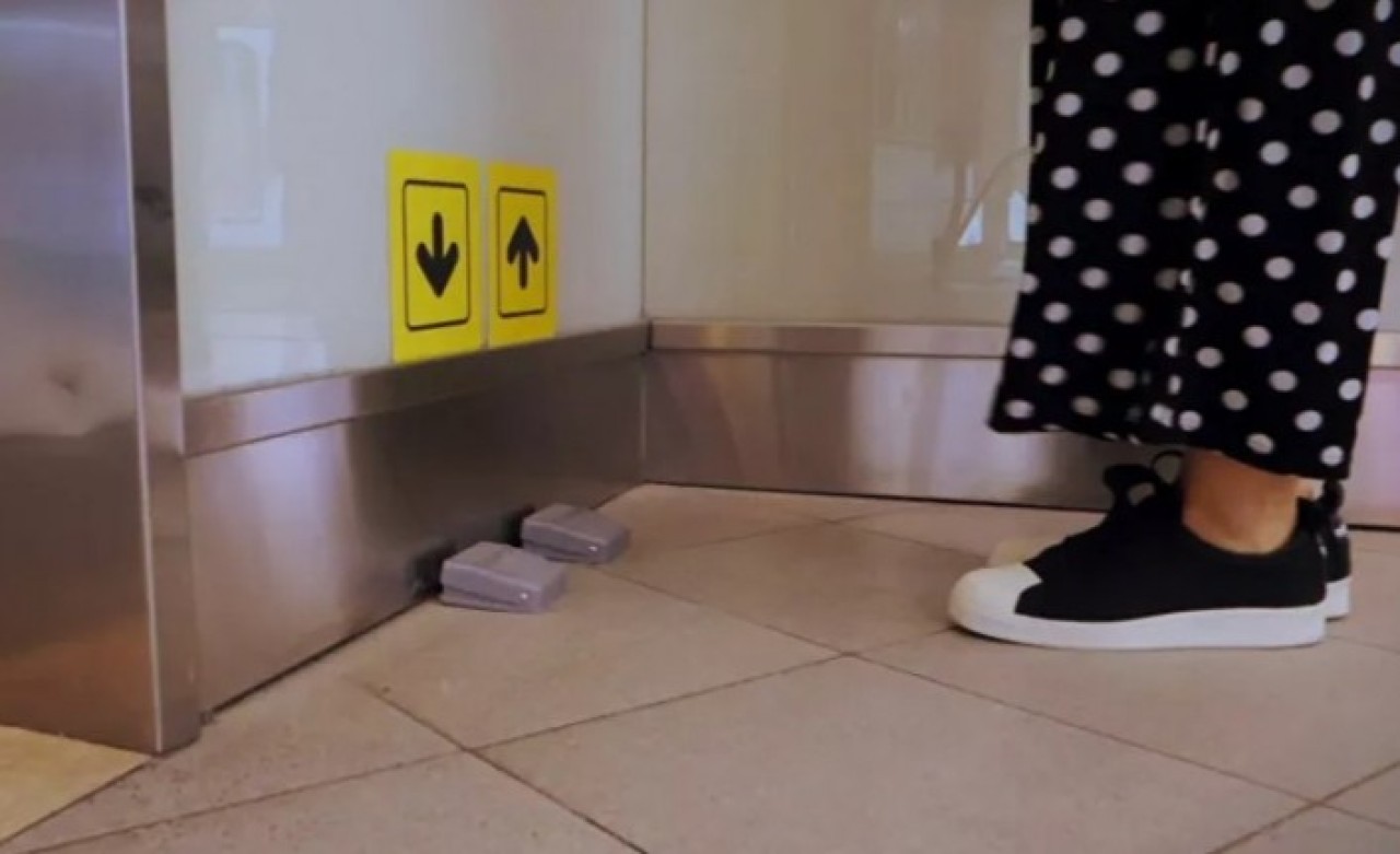 Türkiye'de ilk kez kullanlmaya başlıyor: Ayakla çağrılan asansör!