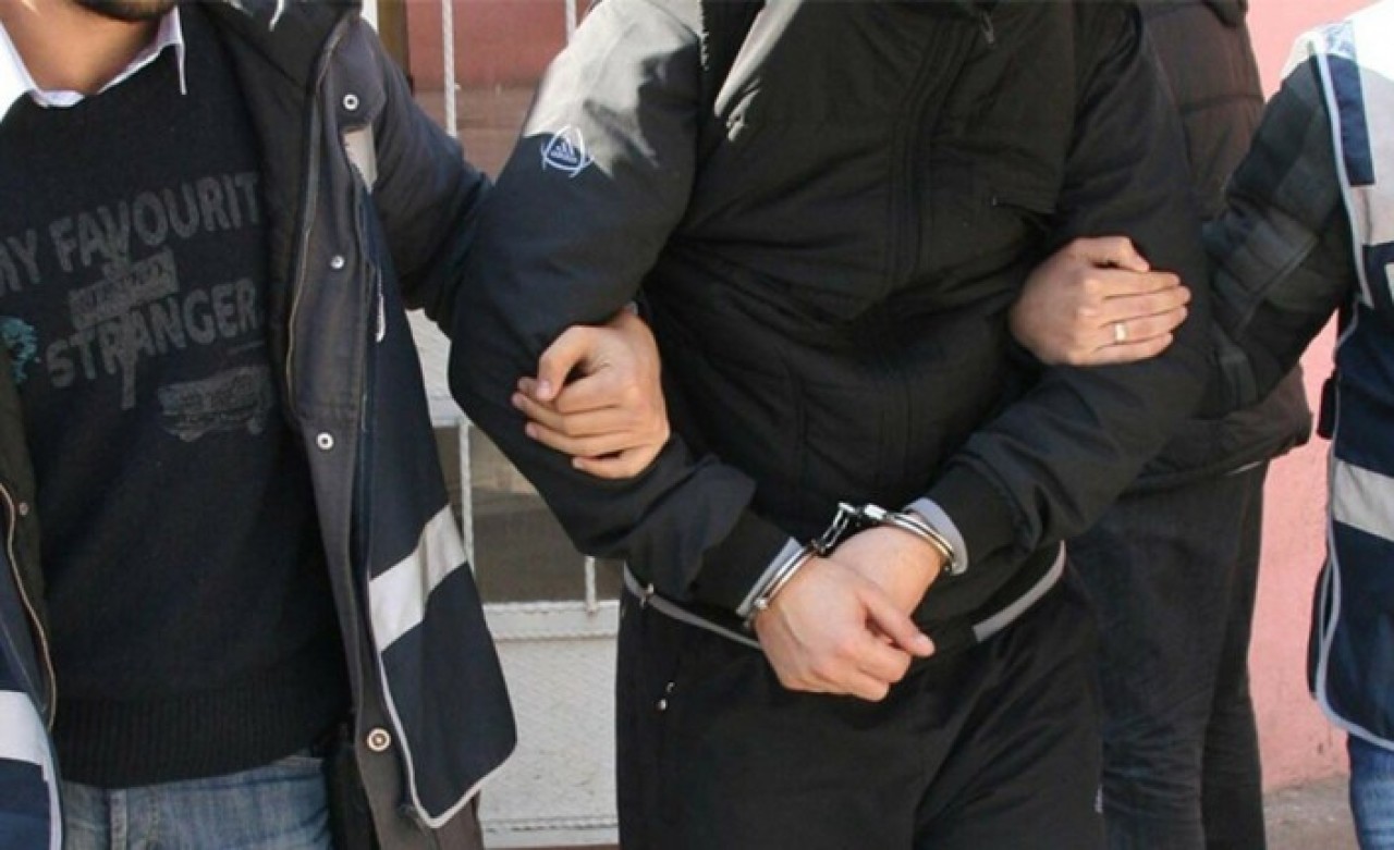 Twitter'daki ‘Kaç Saat Oldu’ hesabına FETÖ’den gözaltı!