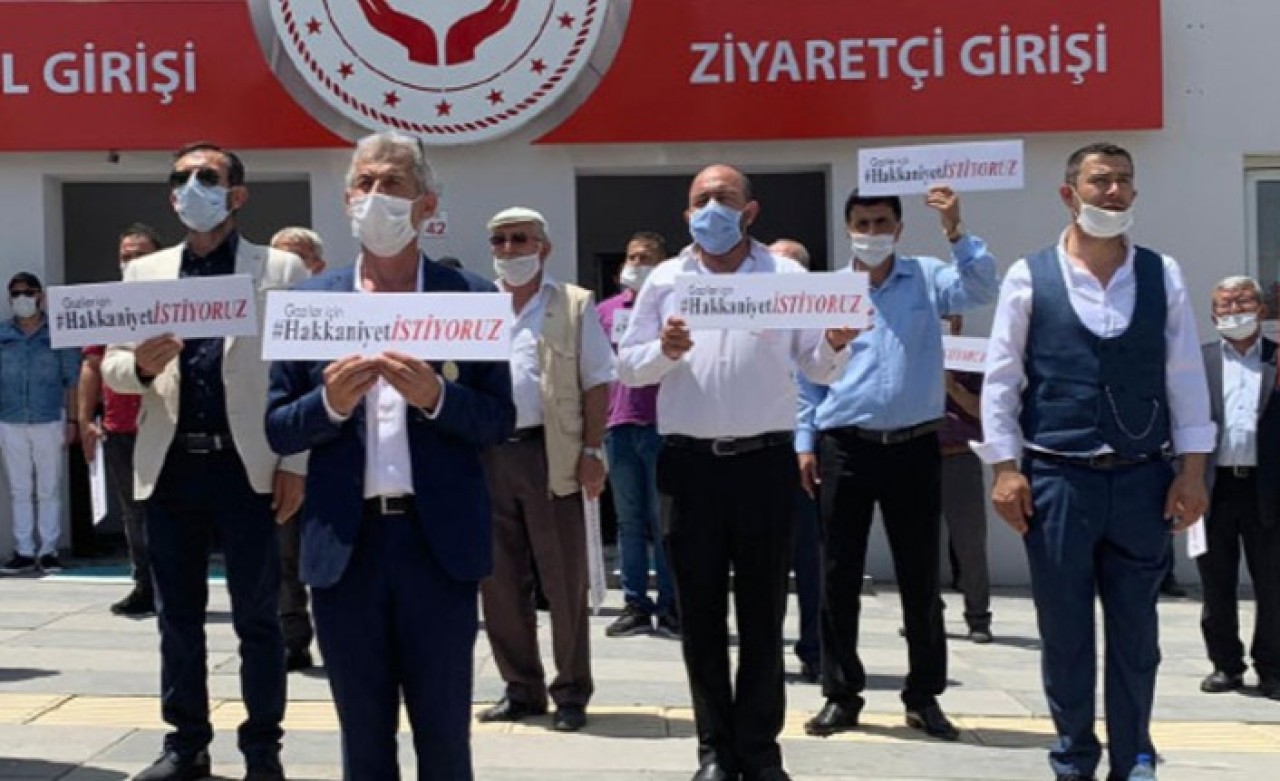 15 Temmuz gazileri ve şehit yakınları,  Bakanlık önünde toplanarak eylem yaptı!