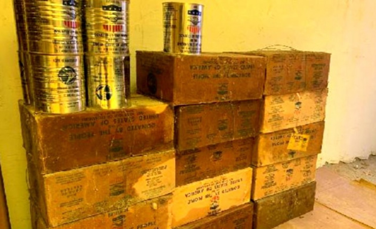 ABD'nin 50 yıl önce gönderdiği yağlar,  Elazığ'da bir okulun çatı katından çıktı