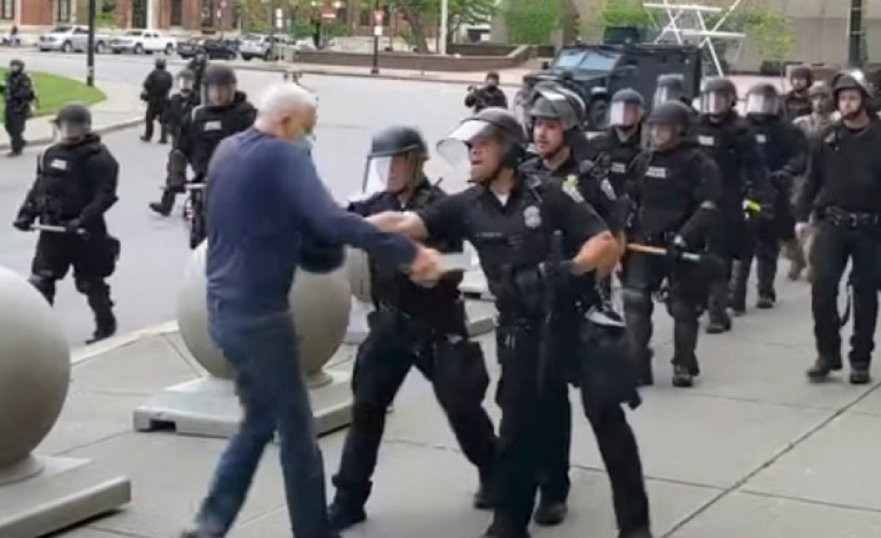 ABD'de olaylarda 11. gün: Polislerden toplu istifa!