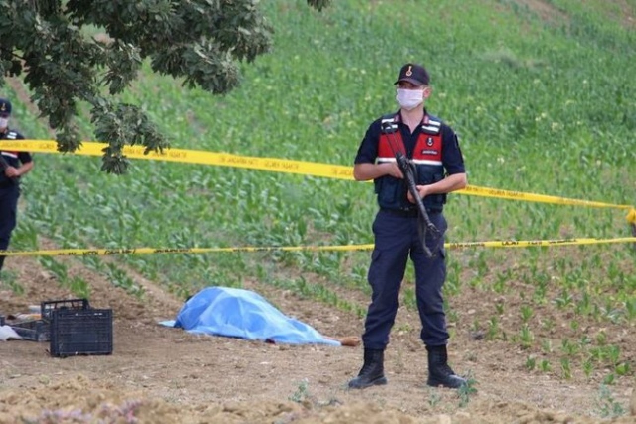 Ali Kocatürk,  ağabeyini aldattı diye yengesi Nazmiye Kocatürk'ü öldürdü