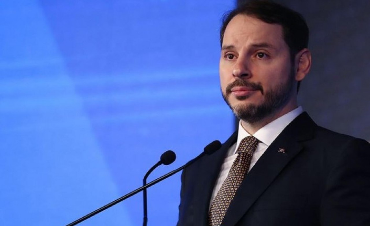 Bakan Albayrak,  marketten aldığı tartının altındaki yazıya isyan etti!