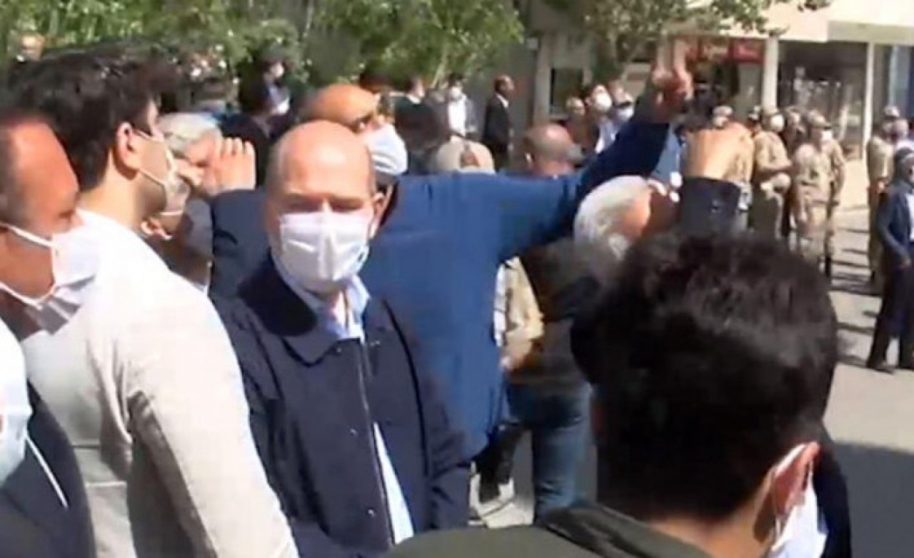 Bakan Soylu,  Bingöl'de meydana gelen depreme işte böyle yakalandı!