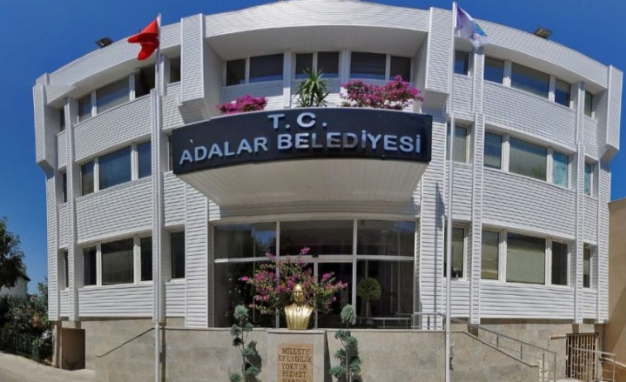 Belediye binasına pompalı tüfekle saldırı