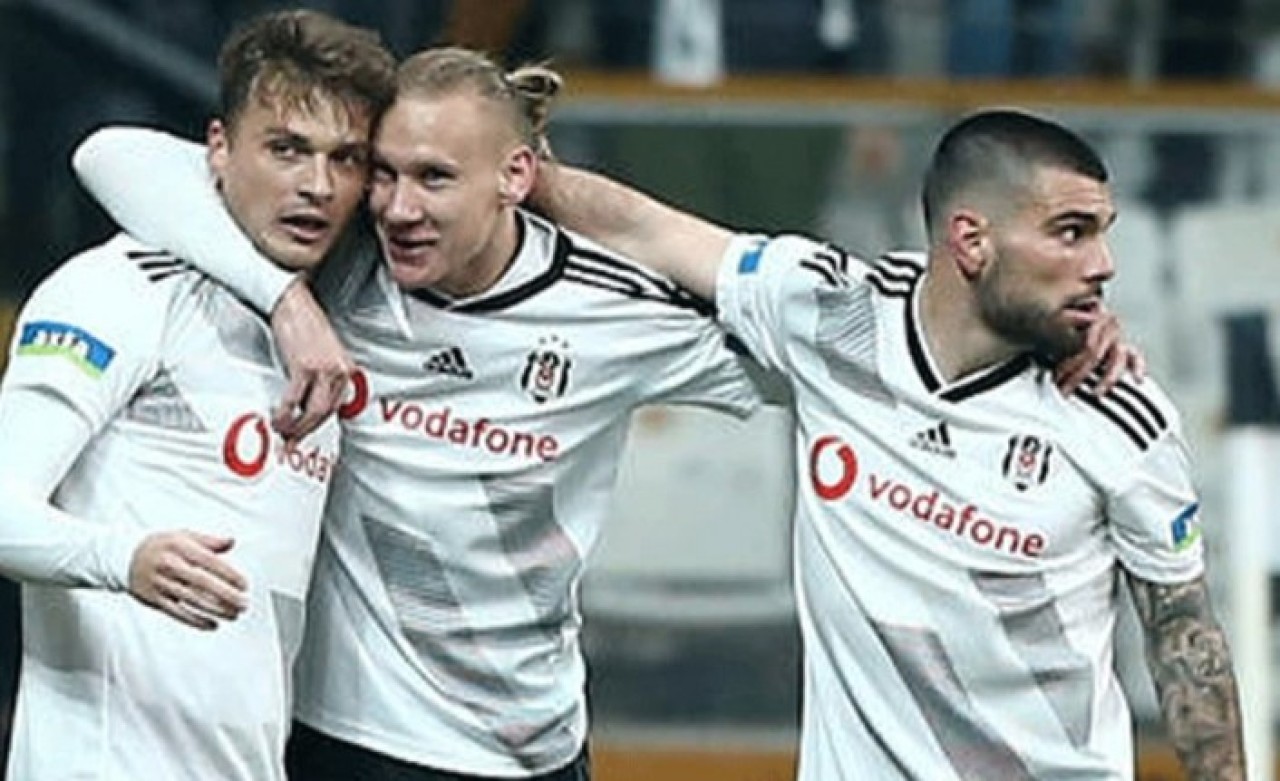 Beşiktaş'ta ilk ayrılık: Resmen açıklandı