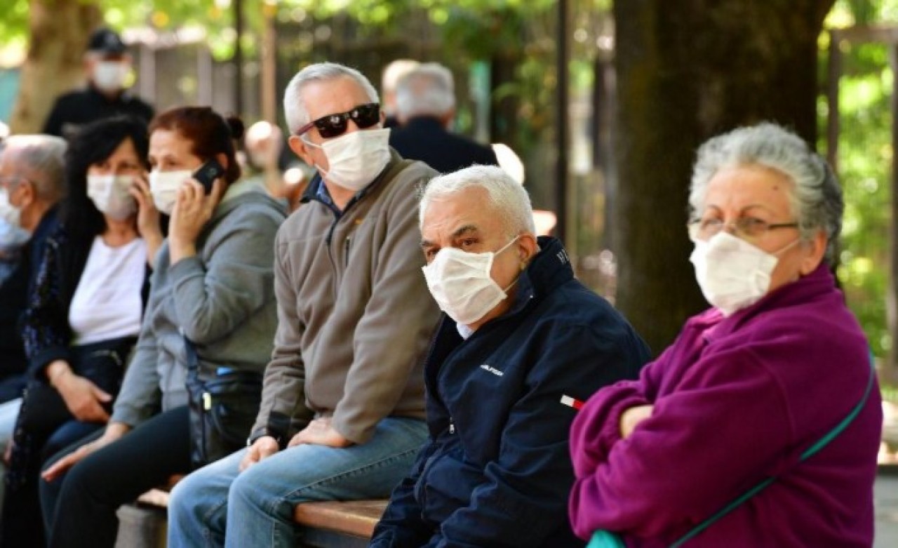 Bilim Kurulu Üyesi açıkladı: 65 yaş üstü bakın ne zaman normale dönecek!
