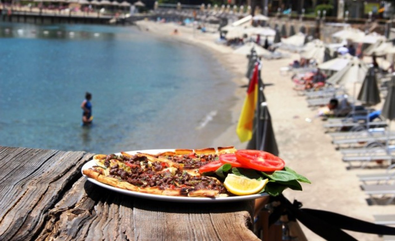 Bodrum Belediye Başkanı'ndan 370 liralık döner yorumu: "Turistin cebindeki parayı sonuna kadar almakla mesulüz"