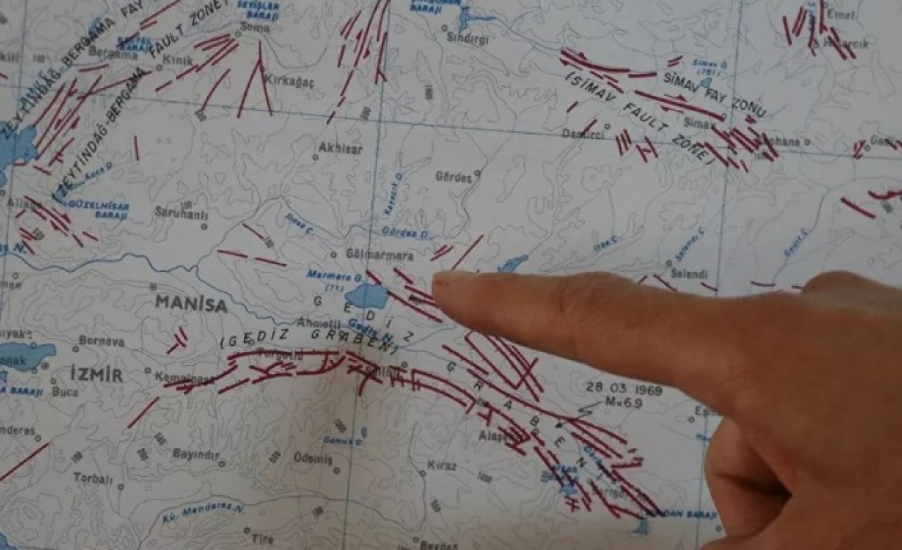 Bülent Özmen'den korkutan deprem açıklaması: 'Saatli bomba gibi patlayacağı zamanı bekliyor'