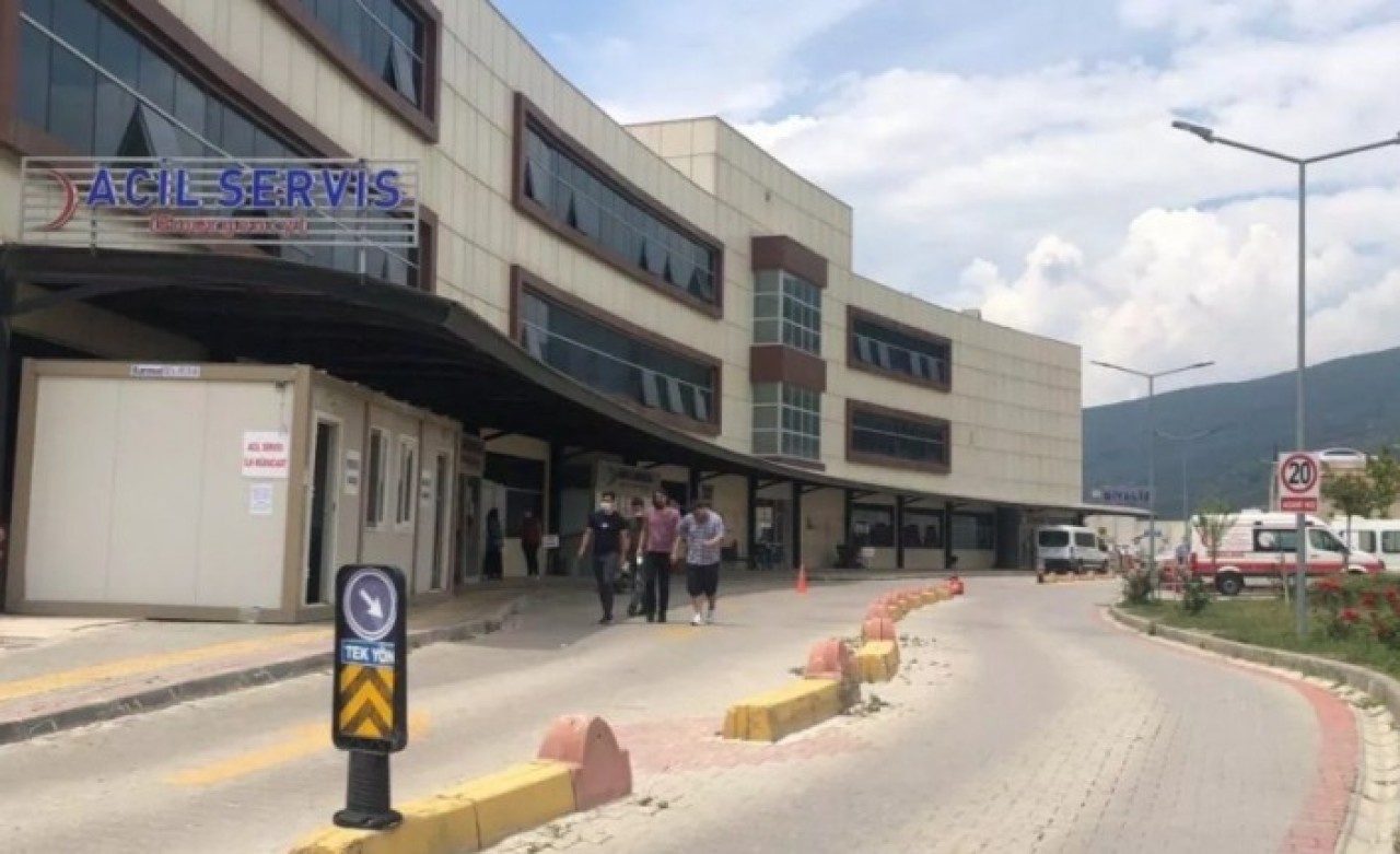 Bursa'da fabrikada çalışan 61 işçi yemekten zehirlendi