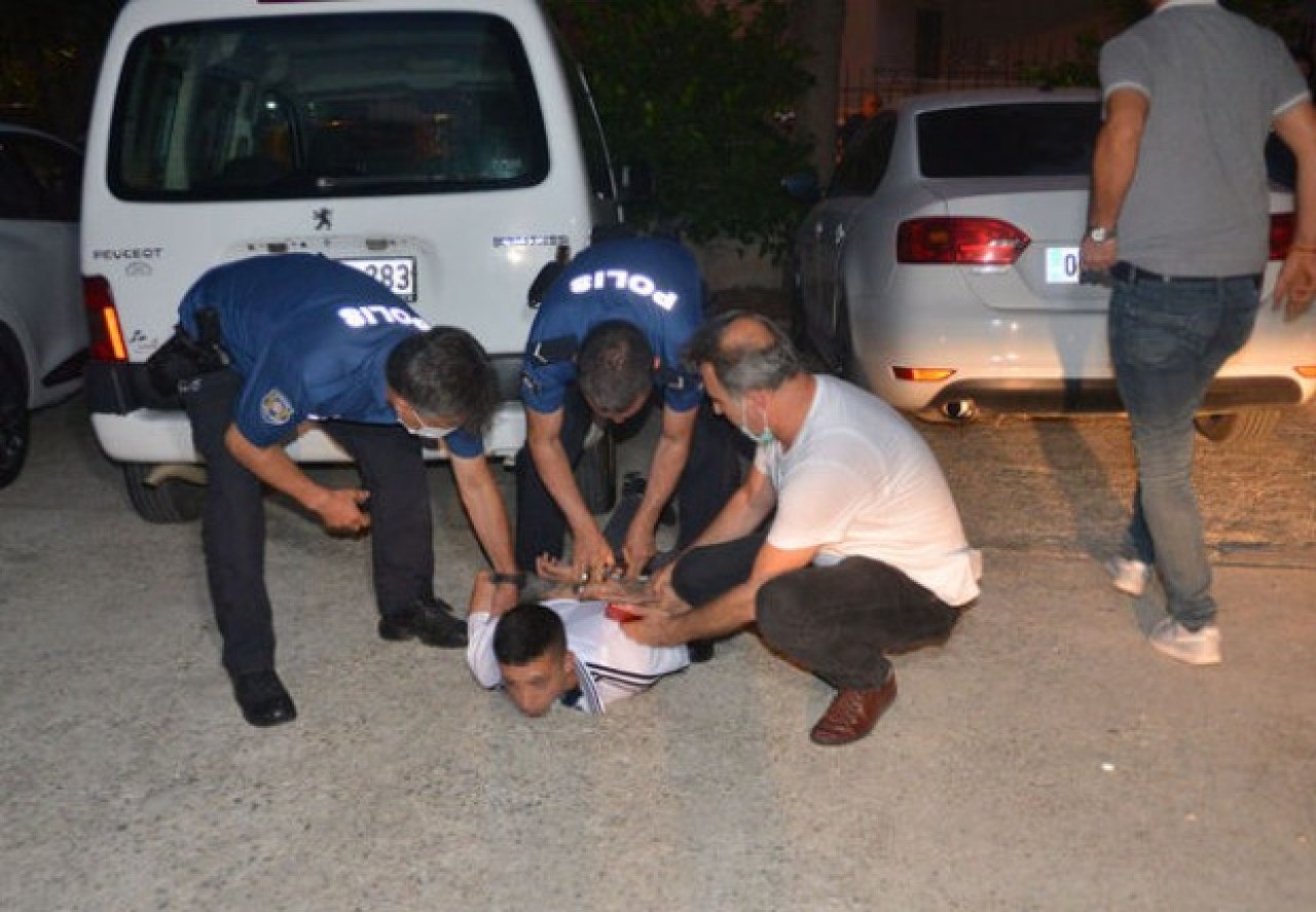 'Çay bayat' diye öğretmene kurşun yağdırdı