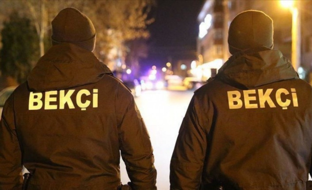 Cezaevinden izinli çıkan şahıs,  önce bekçiye çarptı ardından polisin ayağını kırdı!