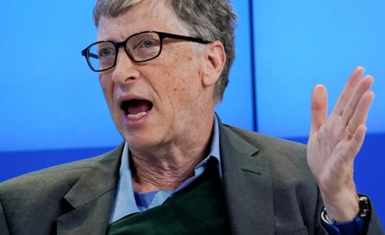 İnsanlara mikroçip takmak için koronavirüsü yarattığı iddialarına Bill Gates'ten net cevap