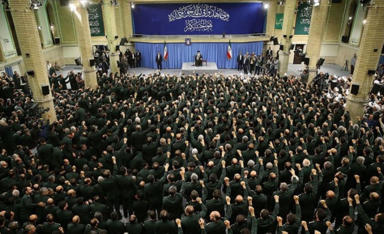 İran'da neler oluyor: Çift başlı askeri sistem çatırdıyor!