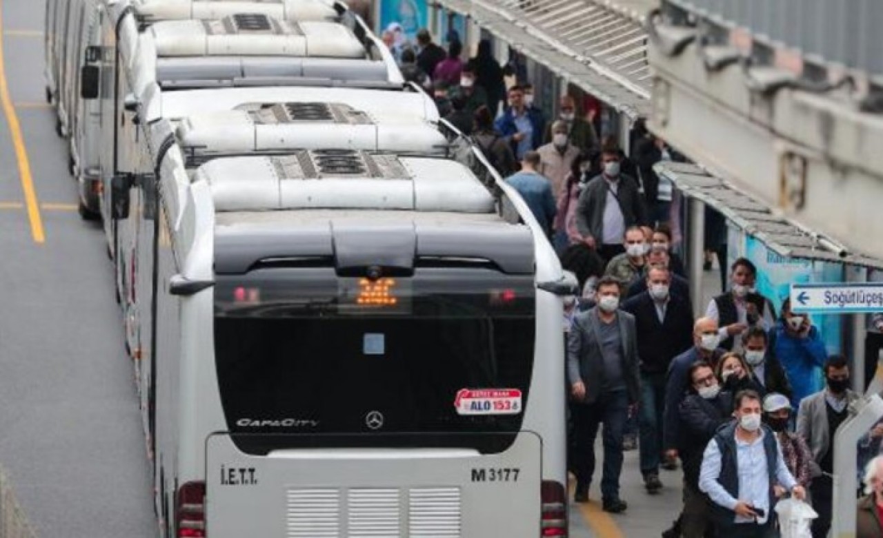 İşe gidenler dikkat: Mesai saatleri değişti mi? Flaş açıklama