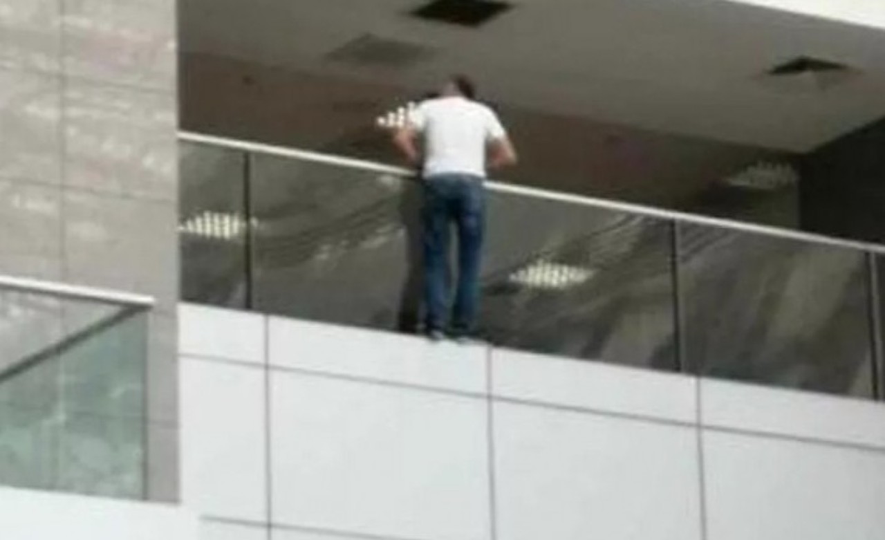 İstanbul Adalet Sarayı'nda intihar girişimi