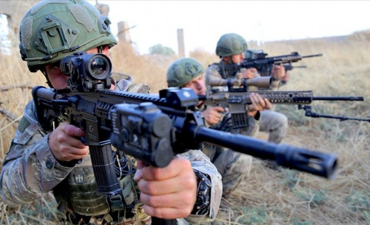 Kırmızı bültenle aranan terörist Sabri Dal emniyet ve MİT operasyonuyla yakalandı