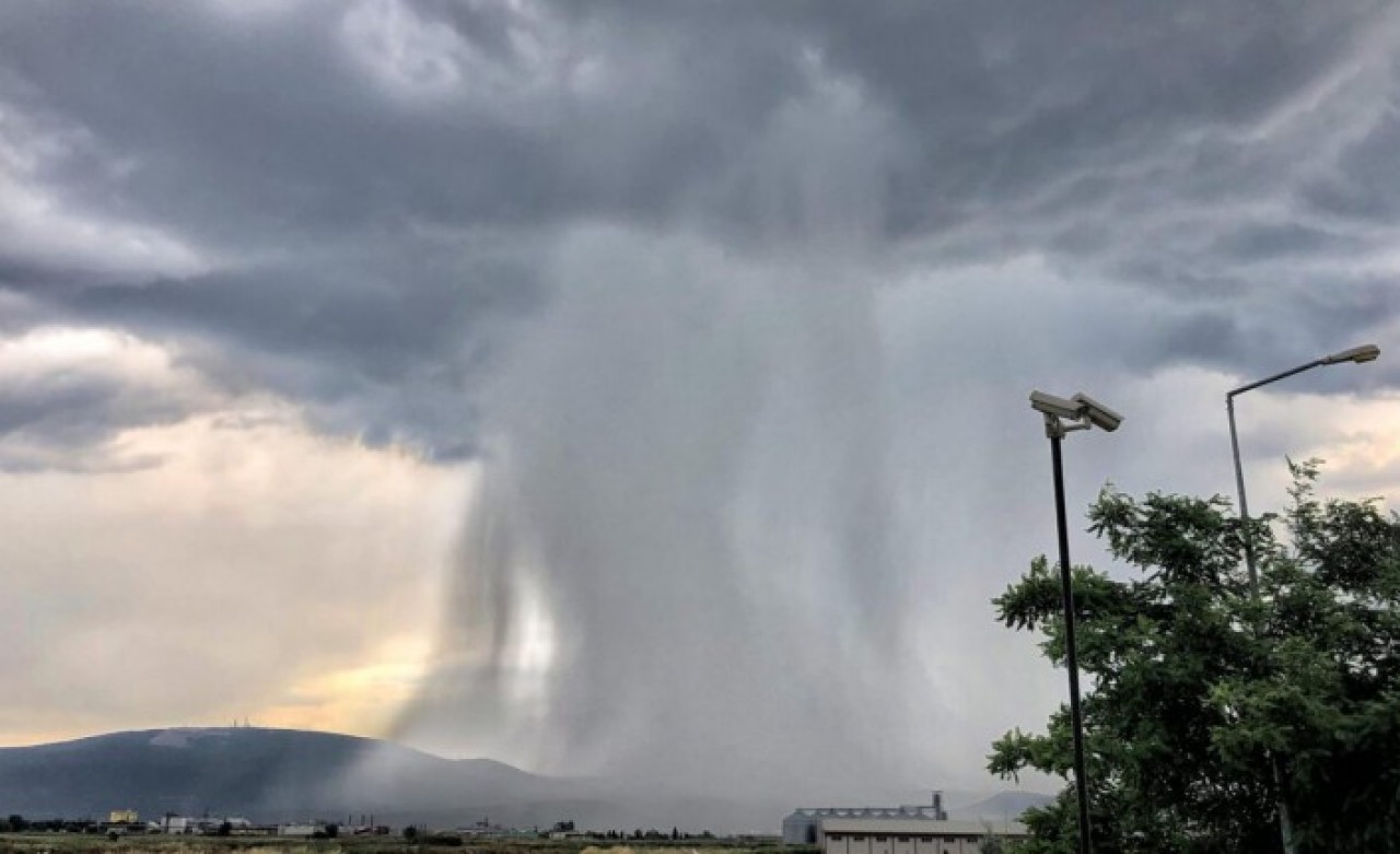 Meteoroloji o illeri uyardı: Yağış,  sel,  hortum!