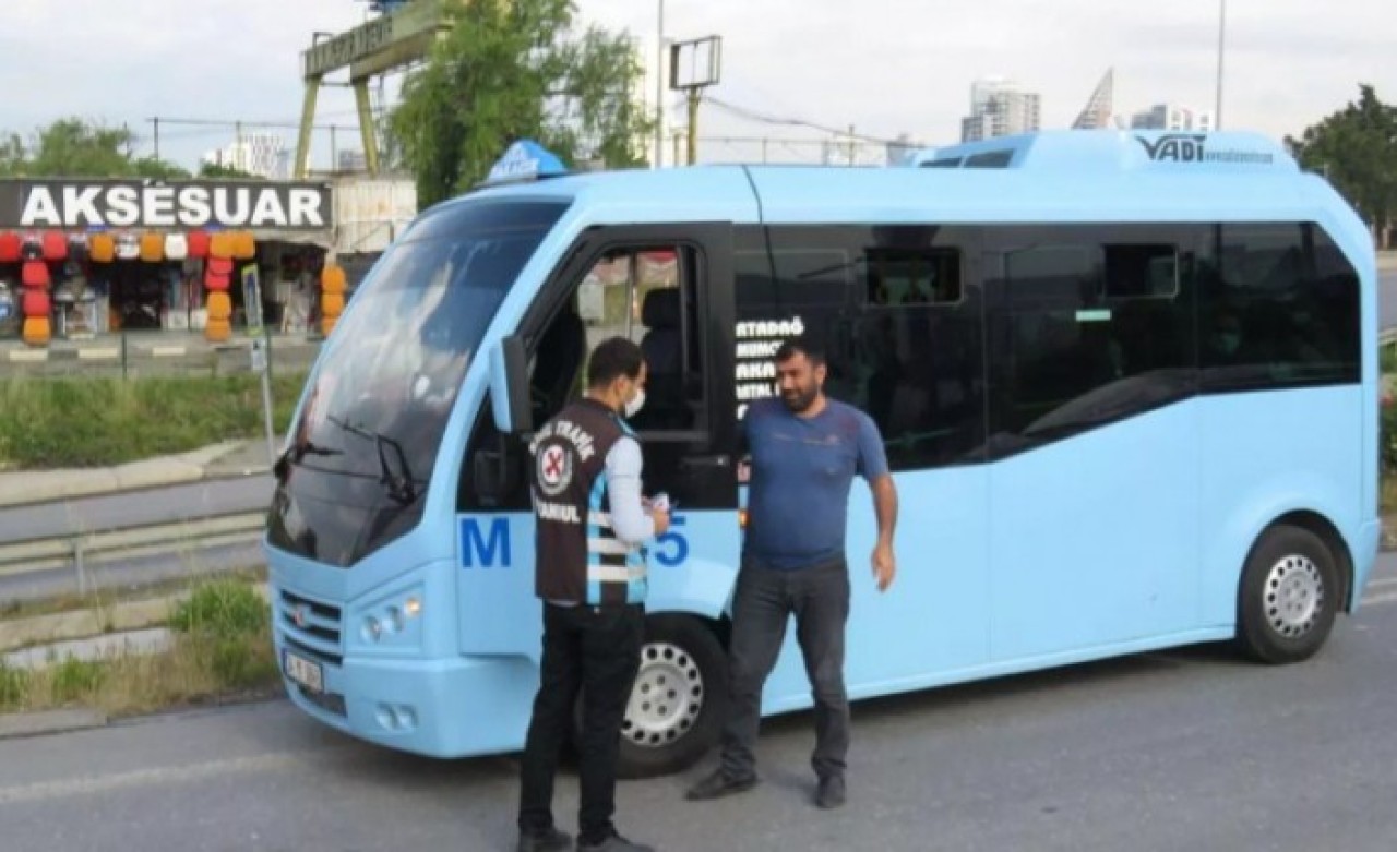 Minibüsçüden ilginç savunma: 'Koskoca araç sadece 7 kişi ile mi sefere çıksın?'