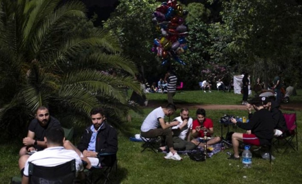 Neden sosyal mesafeye uyulmuyor? Cevap anket sonucunda çıktı!