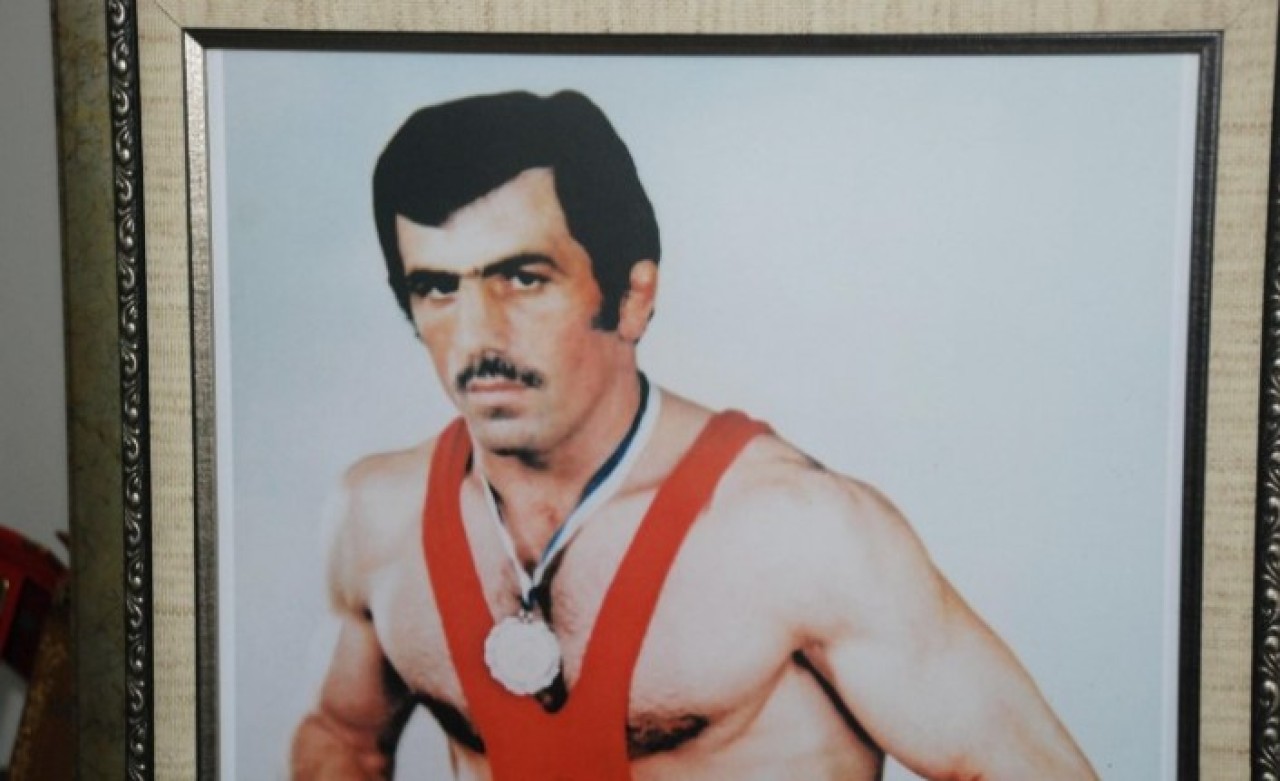 Olimpiyat ikincisi eski milli güreşçi Vehbi Akdağ hayatını kaybetti