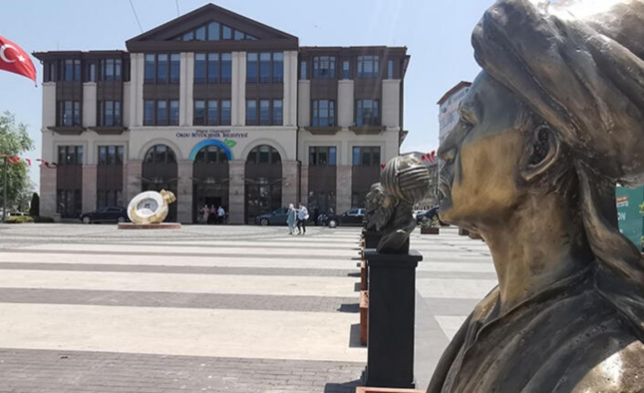 Ordu'da büst krizi büyüyor: Atatürk'e de benzemiyor!