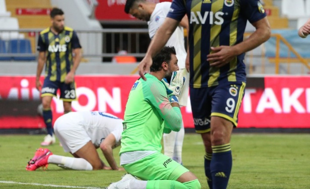 Rıdvan Dilmen'den Fenerbahçe'yle ilgili ödüllü soru: Bilene tatil!