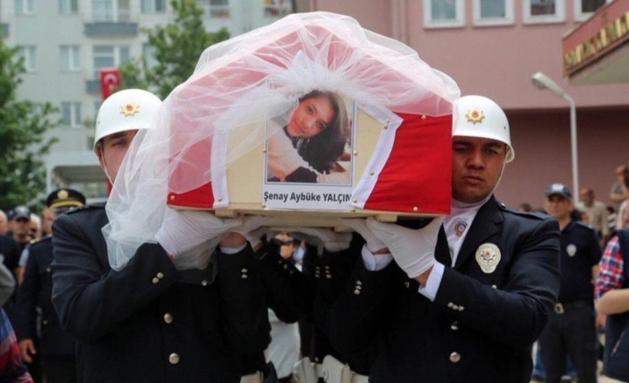 Şehit öğretmen Aybüke Yalçın unutulmadı