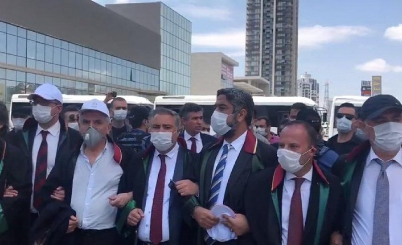 Şok protesto: Baro başkanları Metin Feyzioğlu'na sırtını döndü!