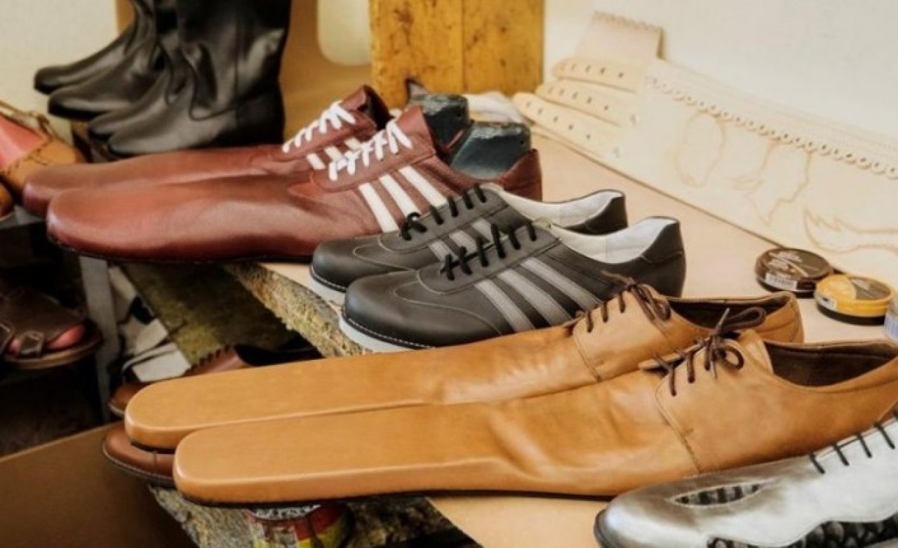 Sosyal mesafe ayakkabısı da çıktı!