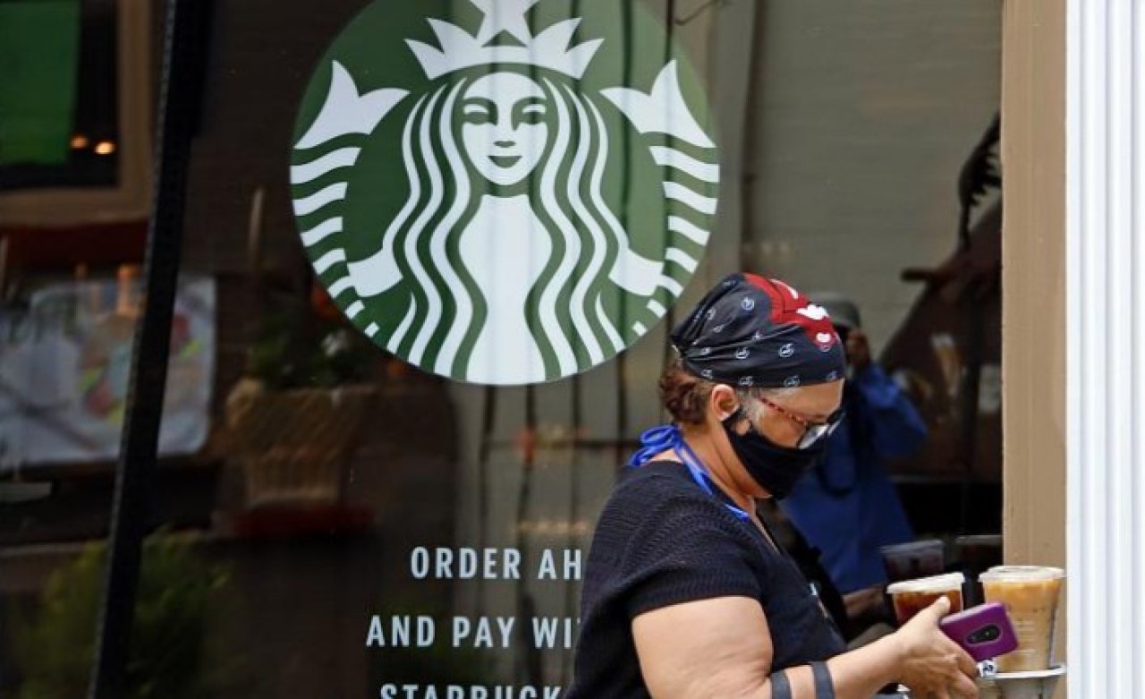 Starbucks'ın zararı 3 milyar doları geçebilir: 400 şubeyi kapatıyor
