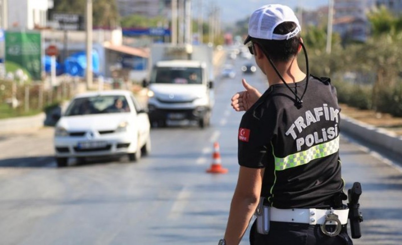 Sürücüler dikkat! Yaptırmayana 1083 TL ceza