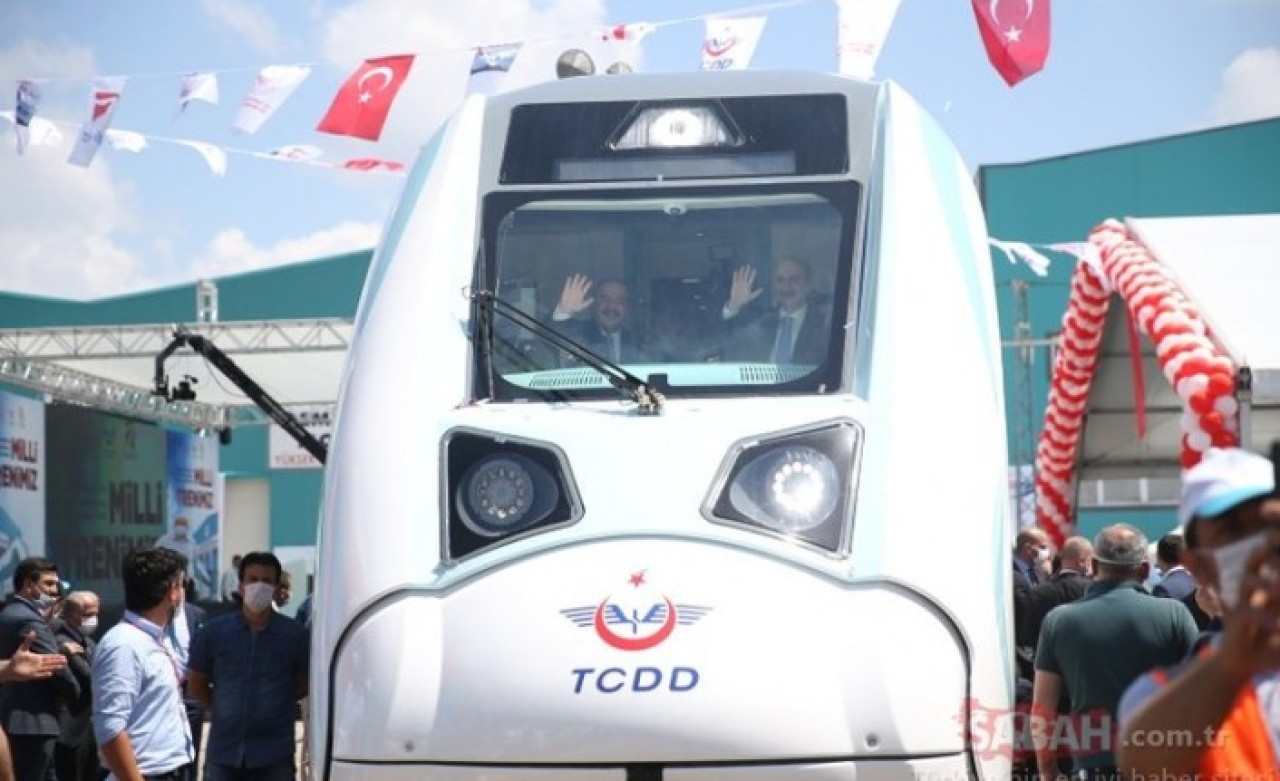 Tarihi an: Türkiye'nin milli elektrikli treni raylarda