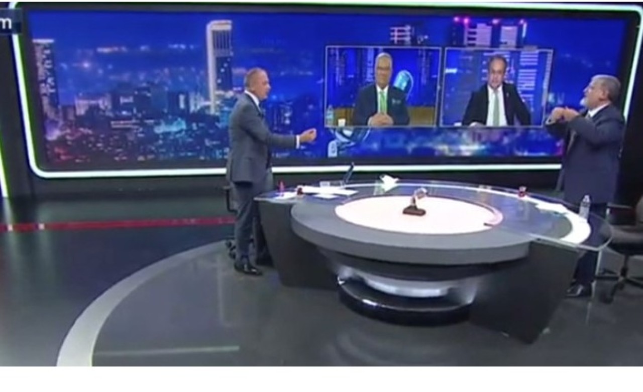 Teke Tek canlı yayınında büyük kavga: Serdar Savaş programı terk mi etti?