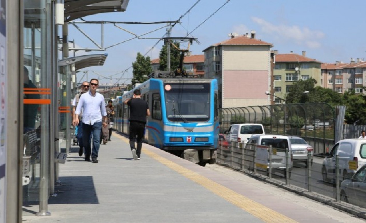 Topkapı - Mescid-i Selam tramvay hattının hali içler acısı