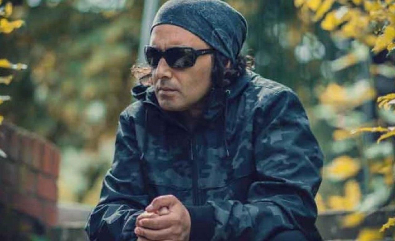 Ünlü rapçi Killa Hakan gözlüğü ve bandanayı çıkardı: Sosyal medya yıkıldı!