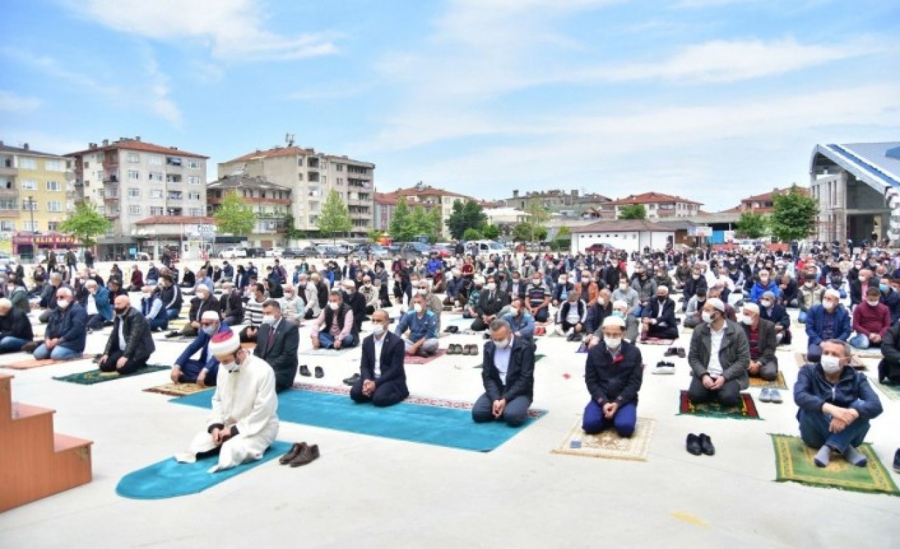 VIP cuma namazına soruşturma!