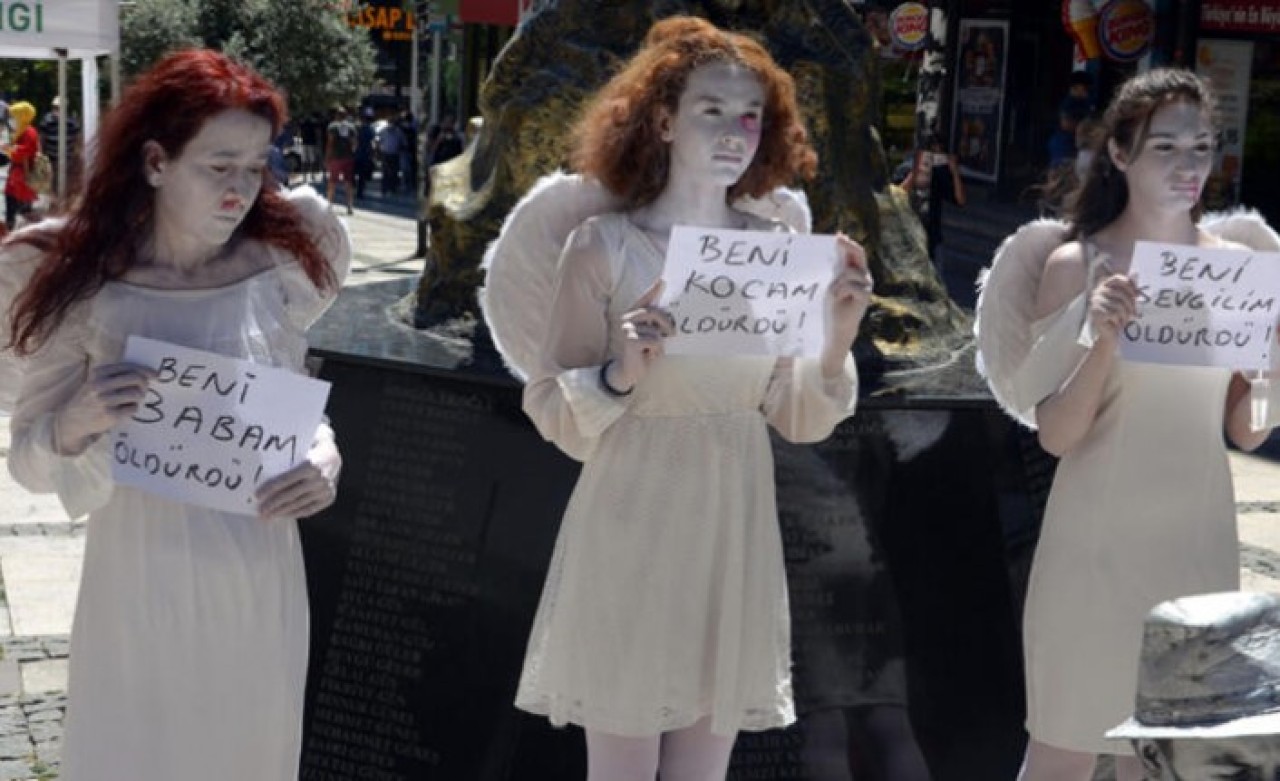 Avcılar'da eylem: Gören gözyaşlarına boğuldu!