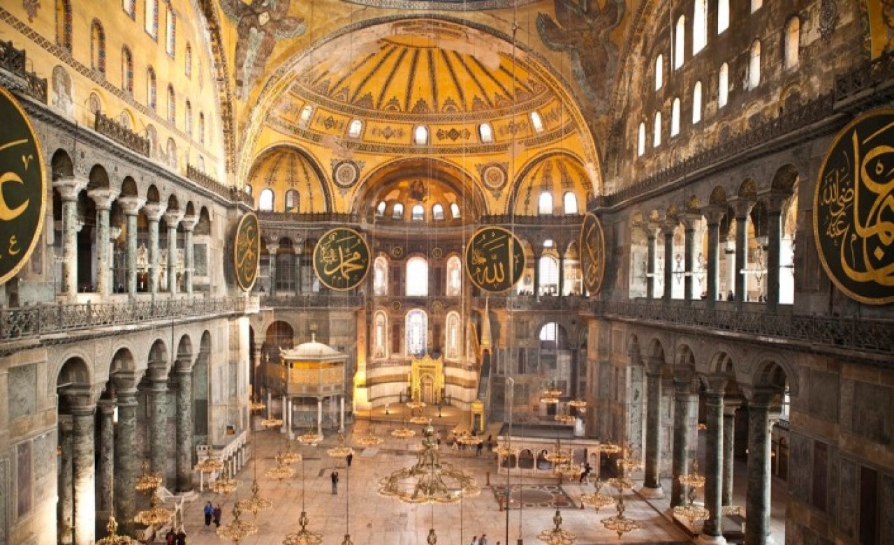 Ayasofya için en çok merak edilen soru yanıt buldu: Fresk ve süslemelerin üstü kapatılacak mı?