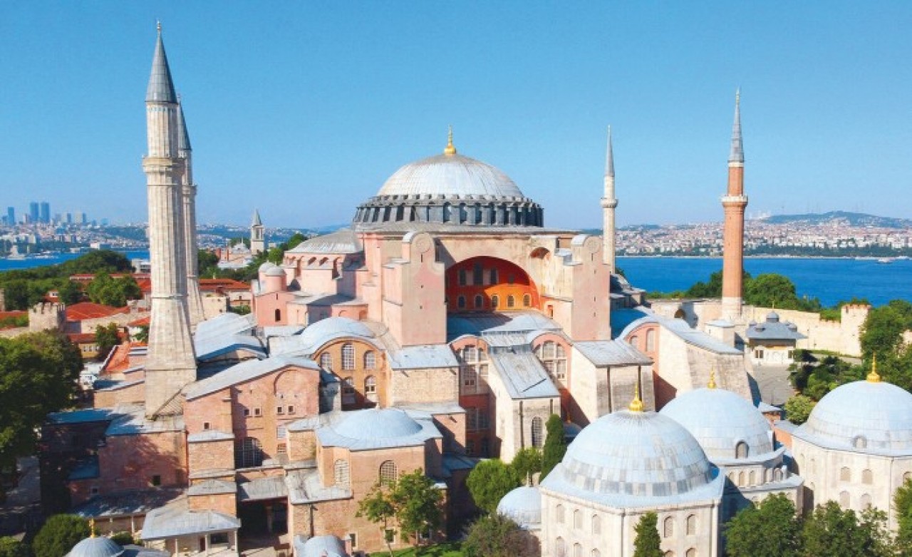 Ayasofya'nın cami olarak hizmet vermeye başlamasına Rusya'dan şaşırtan destek!