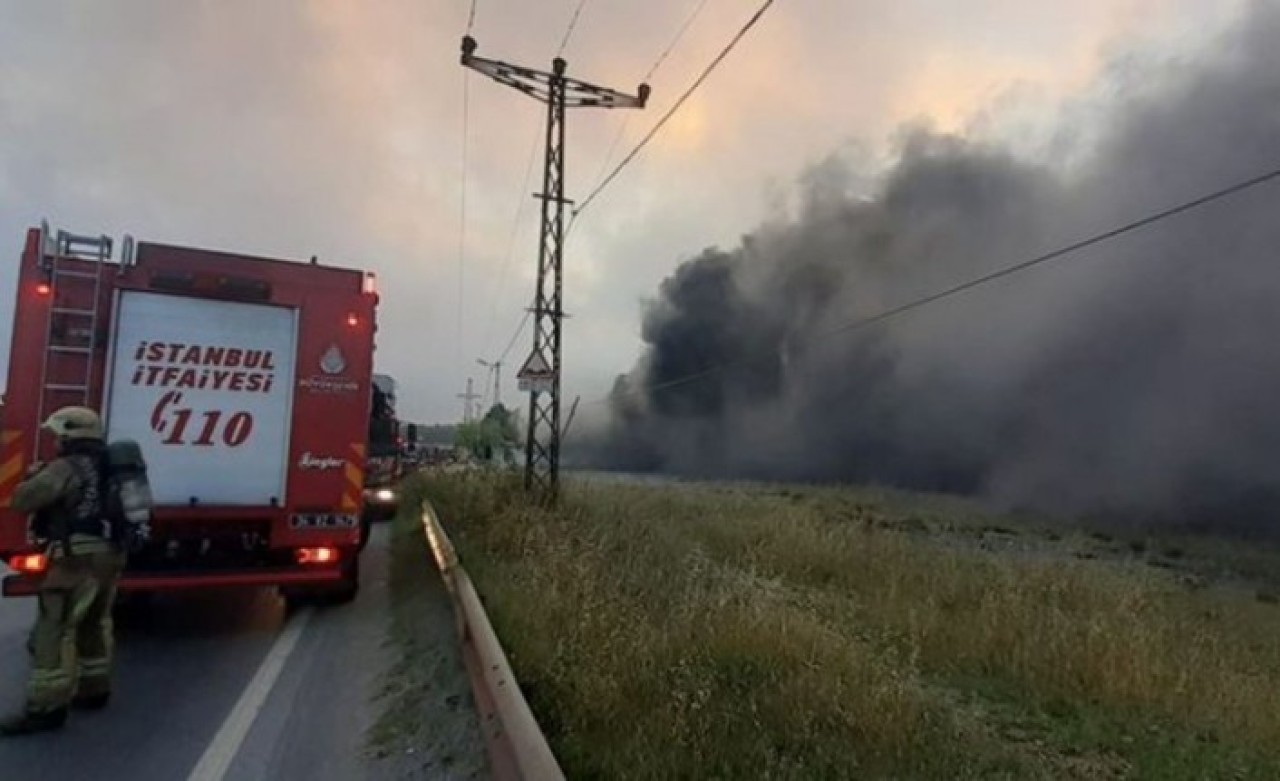 Başakşehir'de yangın çıktı