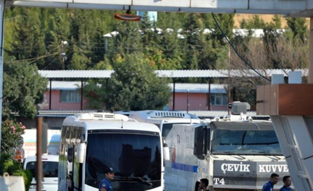 Büyükşehir belediyesinde yolsuzluk skandalı: Üst düzey yöneticiler gözaltına alındı!