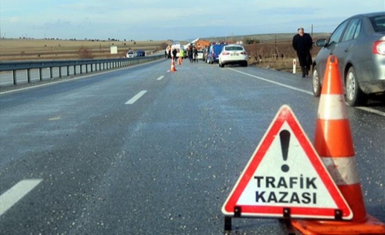 Cenazeye giden araç kaza yaptı: Asim Mertoğlu ve Arşimet Mertoğlu yaşamını yitirdi