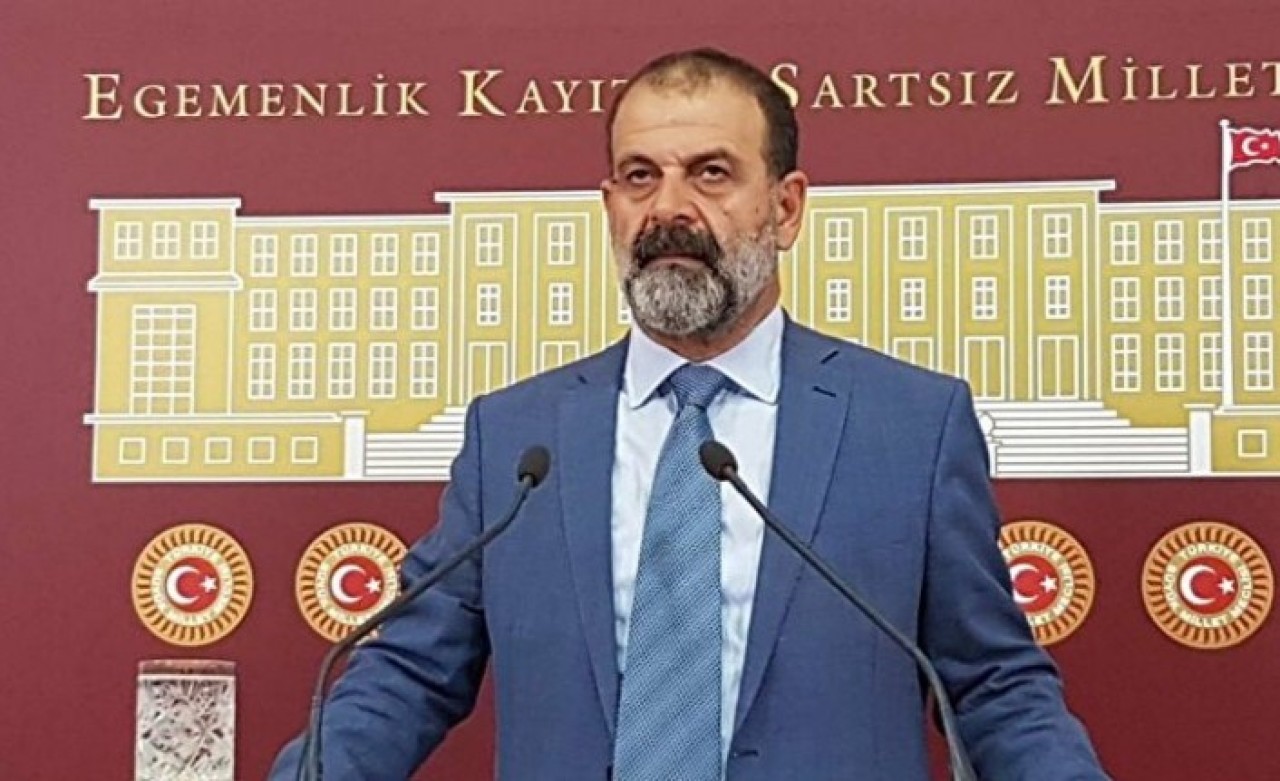 Cinsel saldırıyla suçlanan Tuma Çelik partisinden ihraç edildi