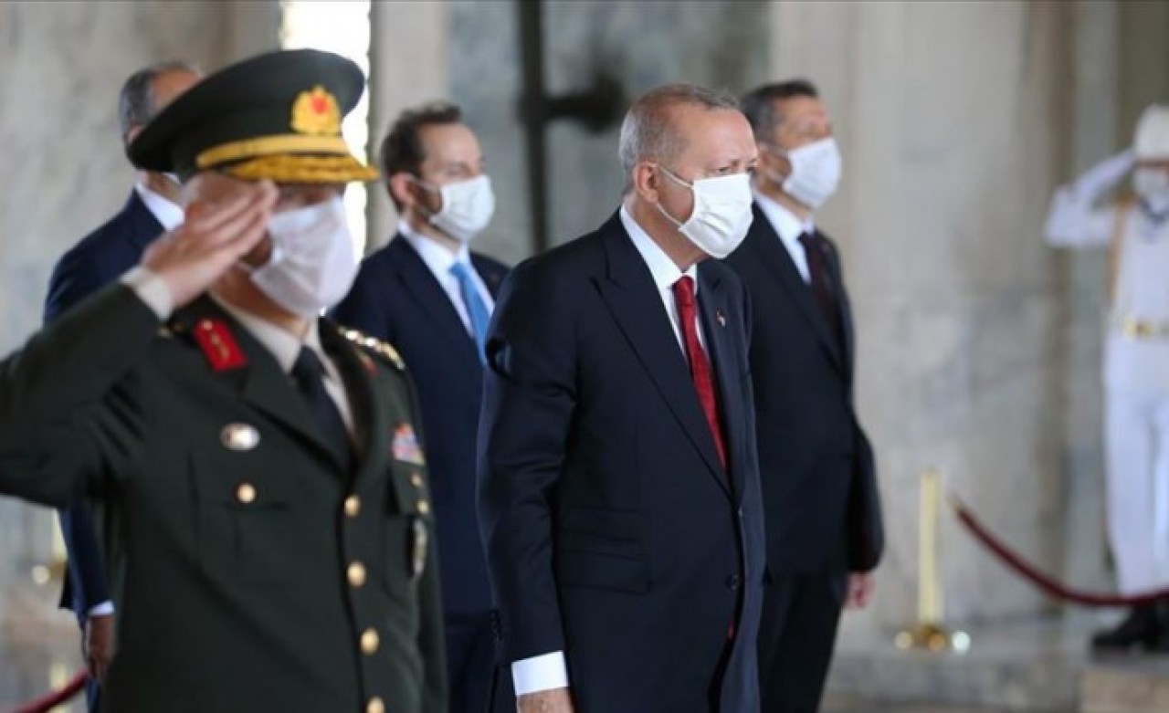 Cumhurbaşkanı Erdoğan Anıtkabir'de: Özel deftere ne yazdı?