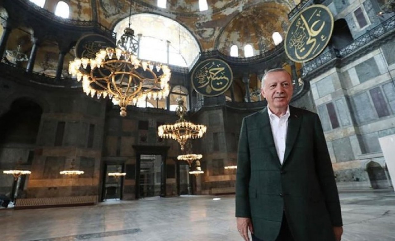 Erdoğan'dan büyük vefa örneği: Ayasofya'da yan yana saf tutacağı isim netleşti!