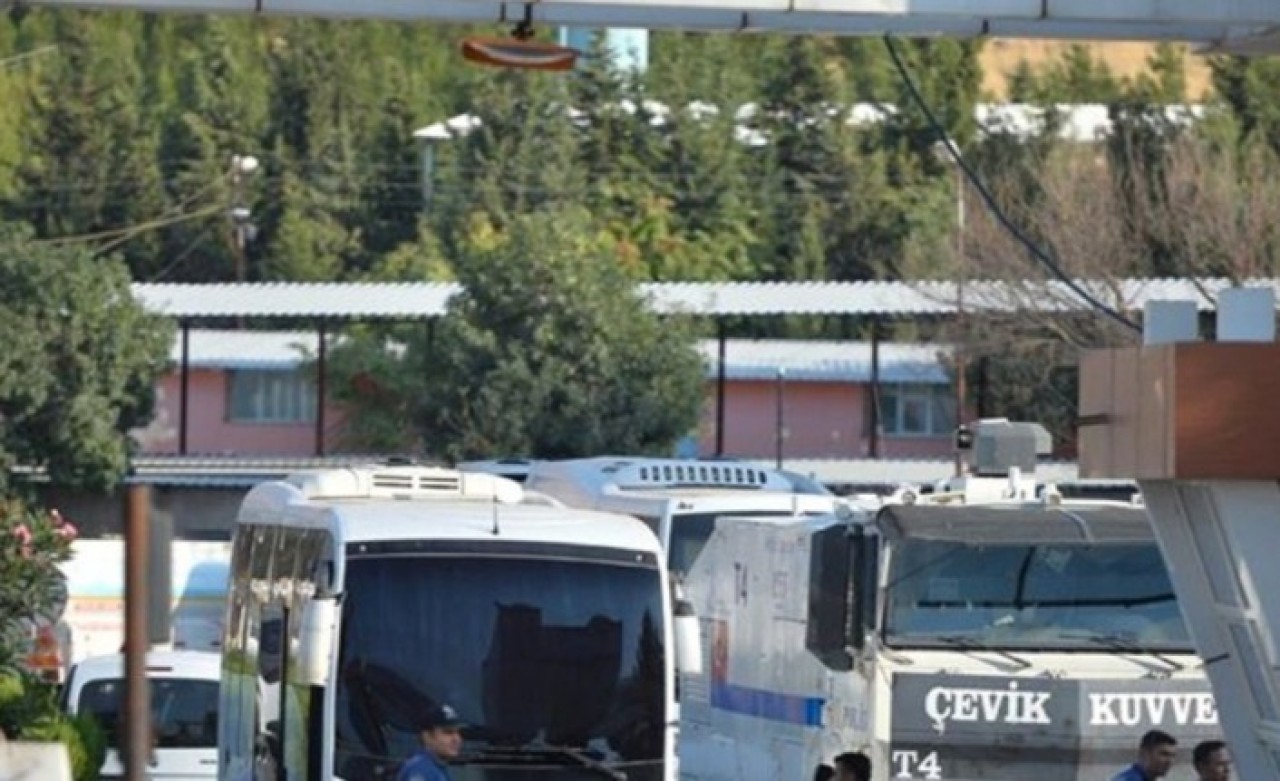 Esenyurt'ta hareketli dakikalar! Müzakereci polisler olay yerinde