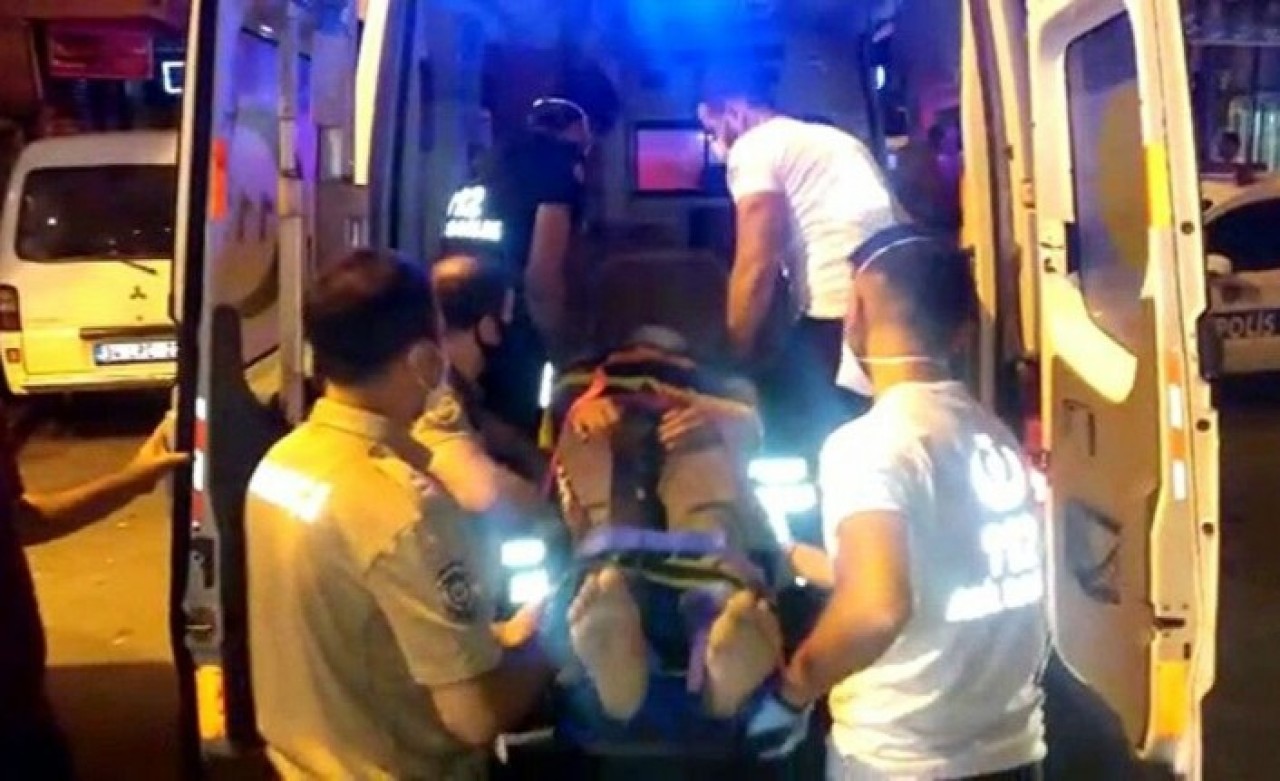 Ev arkadaşları arasında tartışma: Bir kişiyi balkondan aşağı attılar!