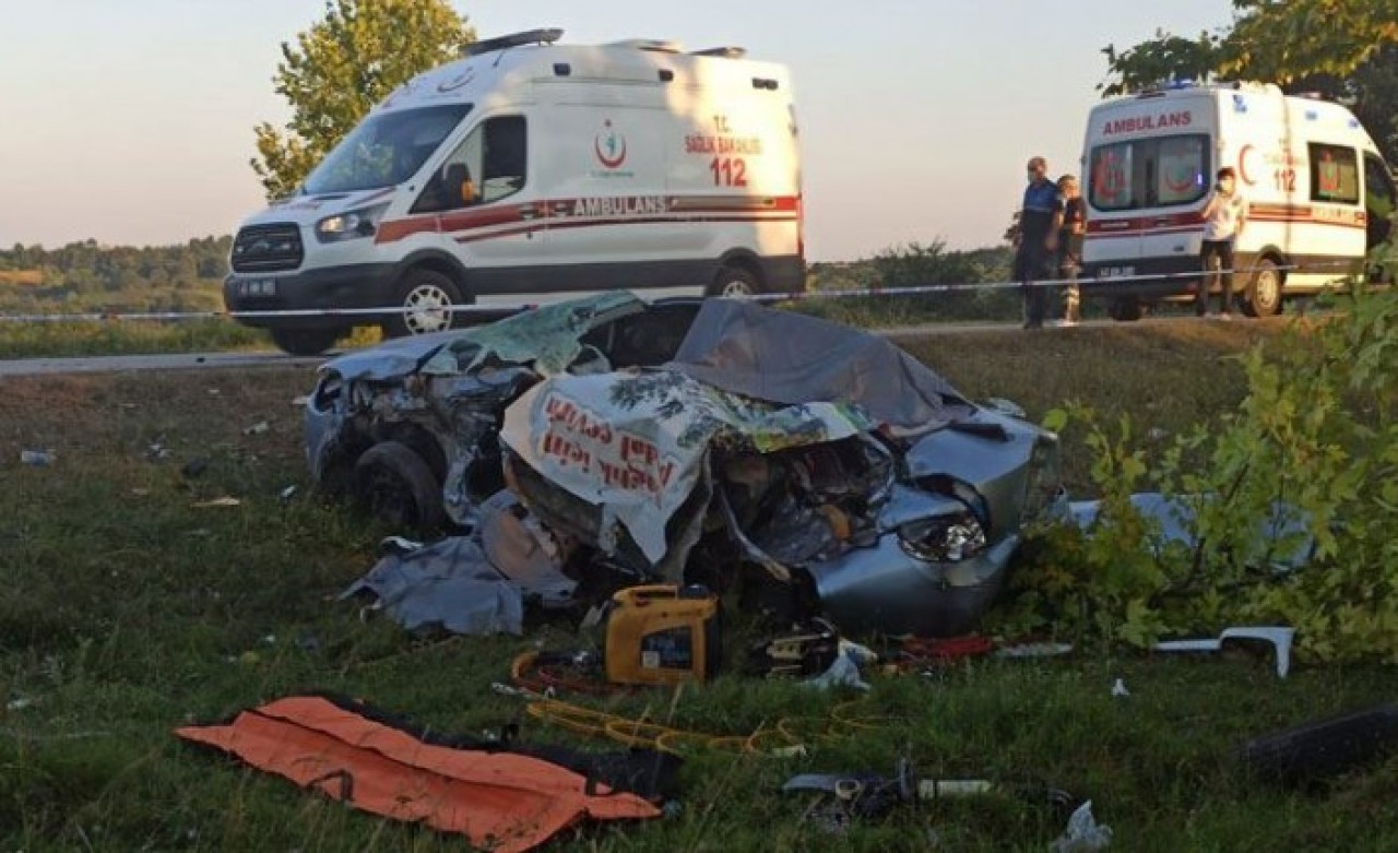 Feci kaza: Serkan Barhan,  Duygu Barhan,  Erhan Barhan,  Göktuğ Barhan öldü