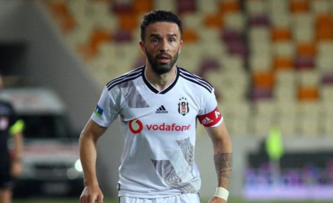 Fenerbahçe ile Gökhan Gönül'ün yolu bir kez daha kesişti